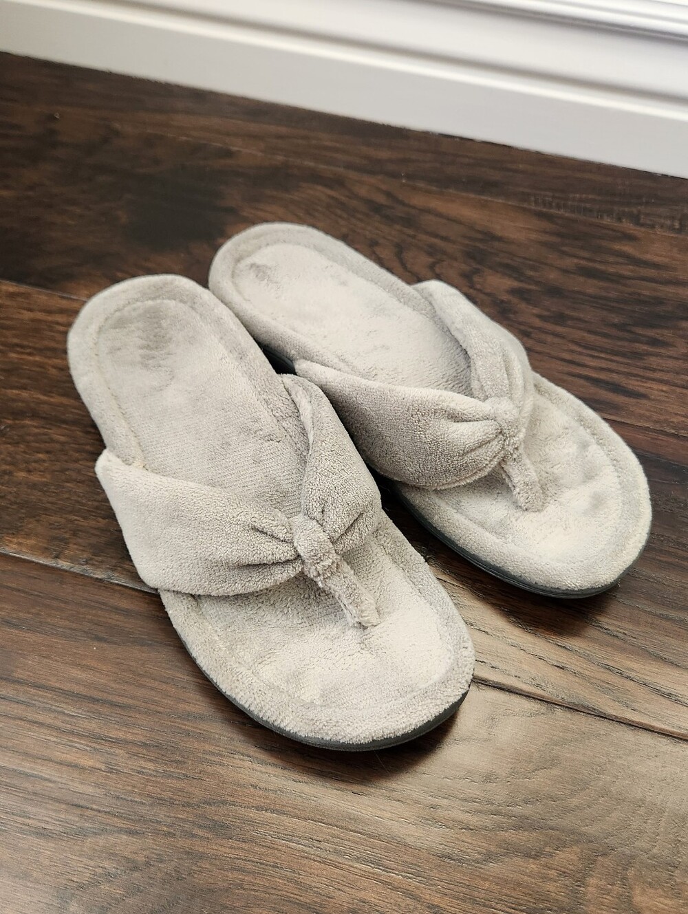 Vionic Gracie Womens Size 9 Gray Casual Comfort Flip Flop Slipper